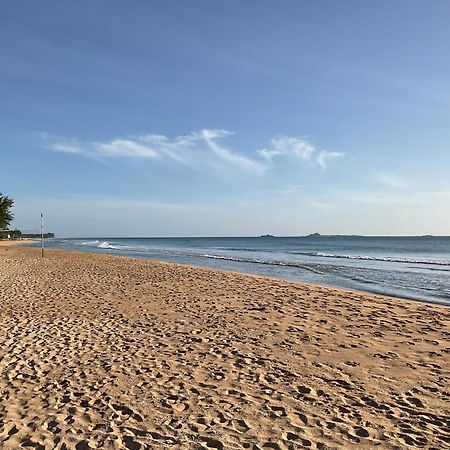 Luxury Penthouse, Nilaveli Lejlighed Trincomalee Eksteriør billede